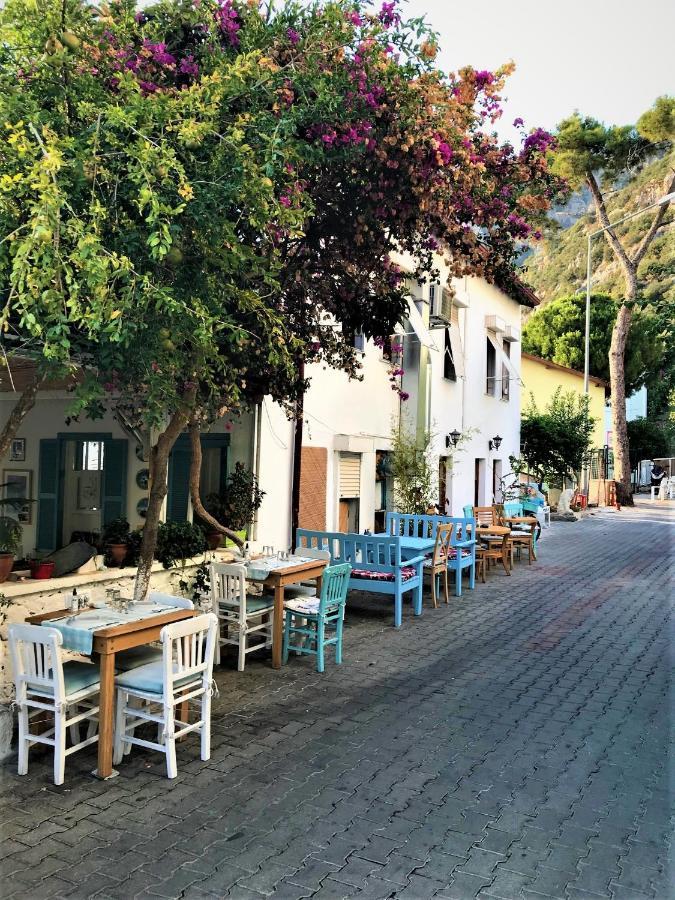 Smyrna Uzuncarsi Kaş Exterior photo